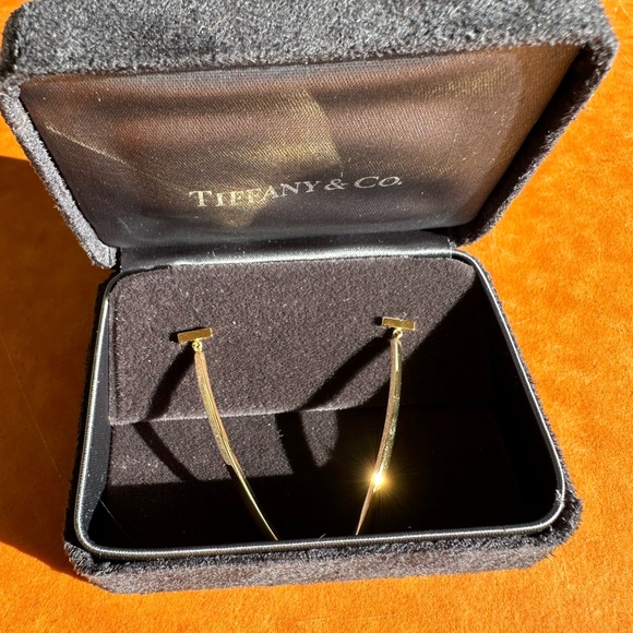 Tiffany & Co. Gold T bar Earrings - Picture 3 of 7